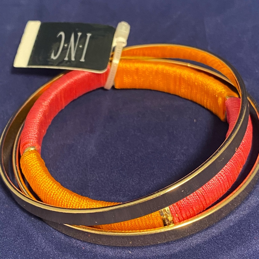 💎 INC  Pink/Orange Thread Bangles